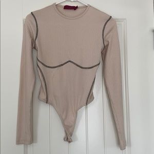 Contrast stitching long sleeve bodysuit